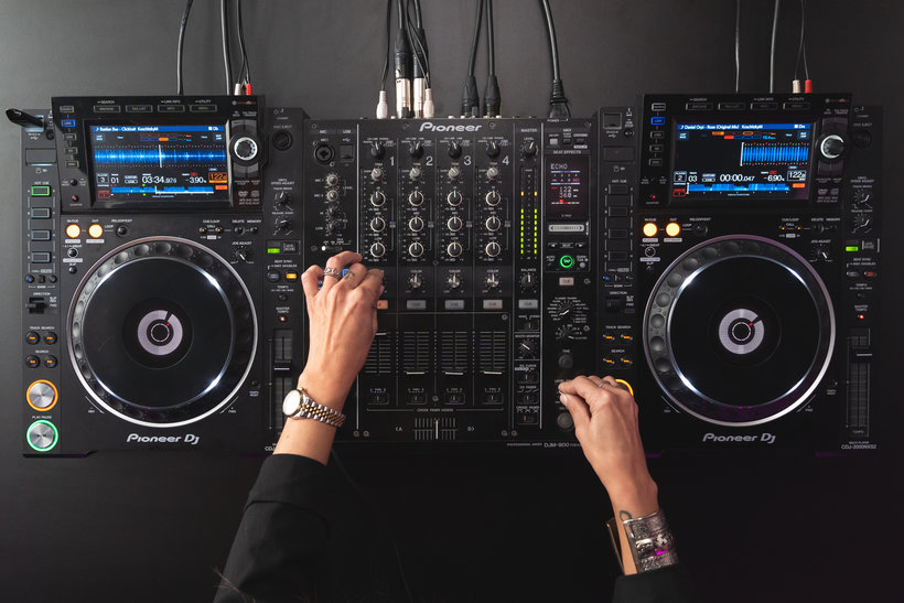 Live mixing: crea tu primer DJ set con Pioneer DJ